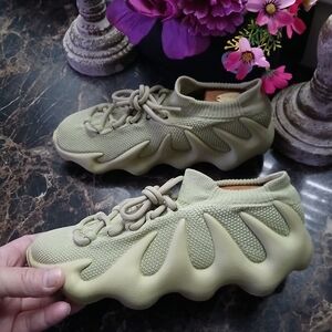 Yeezy 450 Resin Athletic/Streetwear Lifestyle Shoes Size 6.5 Men/8 Women